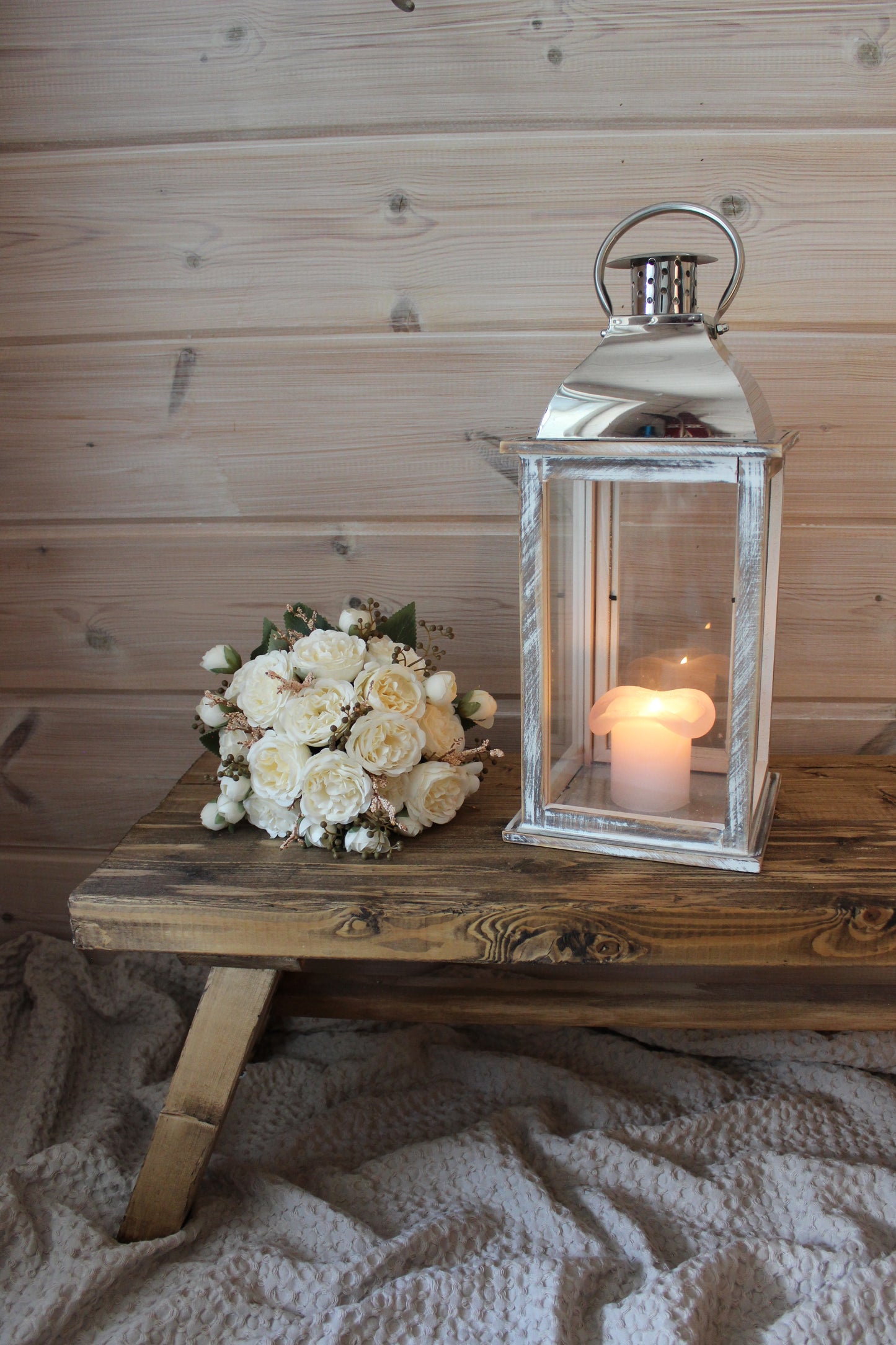 Maalaisromanttinen lyhty